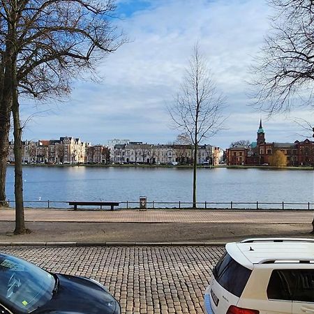 Das Ferienapartment Alexandrine Direkt Am Pfaffenteich Mit Eigenem Parkplatz Schwerin  Exterior photo