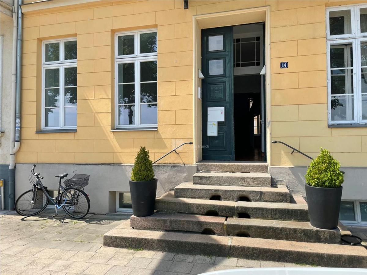 Das Ferienapartment Alexandrine Direkt Am Pfaffenteich Mit Eigenem Parkplatz Schwerin  Exterior photo