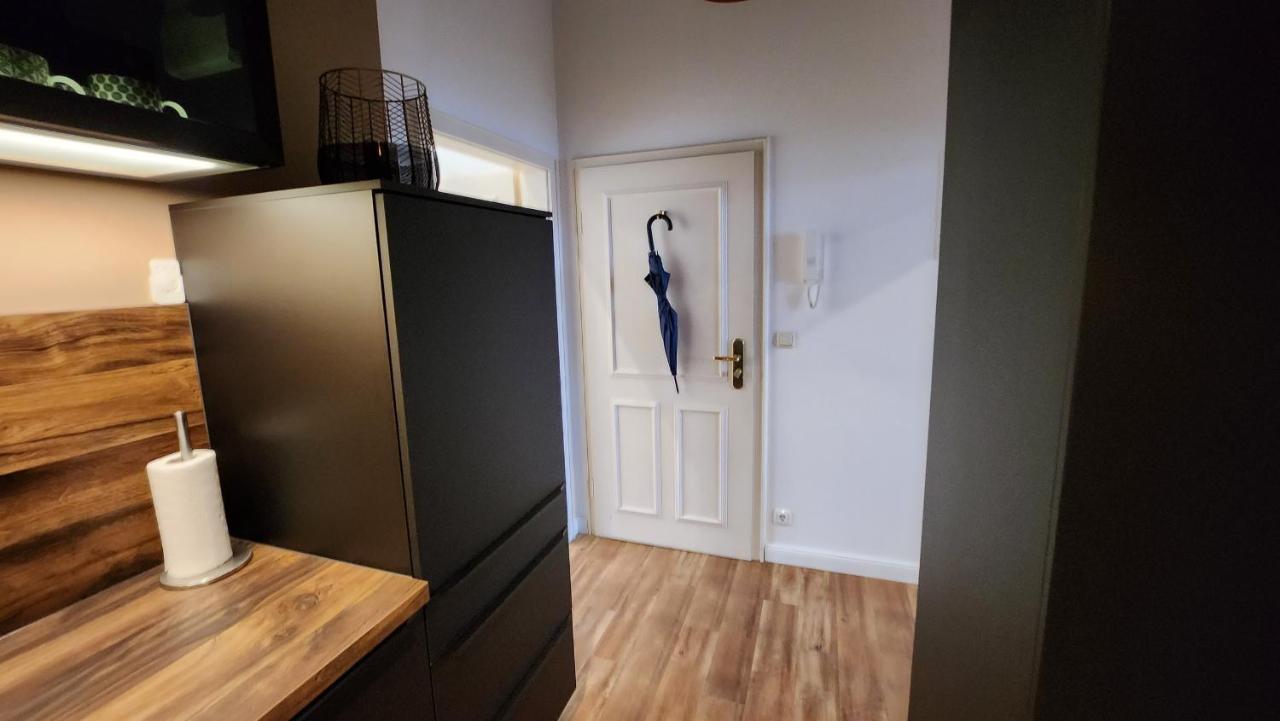 Das Ferienapartment Alexandrine Direkt Am Pfaffenteich Mit Eigenem Parkplatz Schwerin  Exterior photo